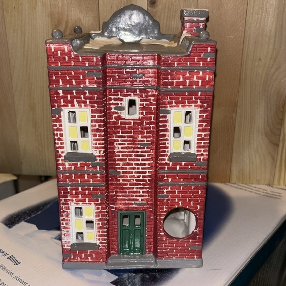 Department 56 Cobblestone Antique Store - Picture 2 of 3